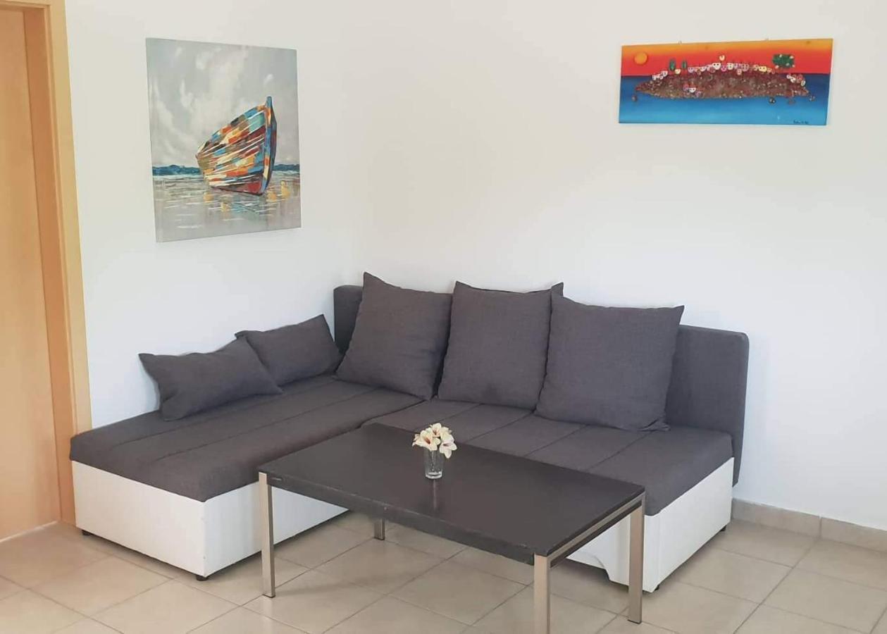 Apartmani Samanta Vir Exterior photo