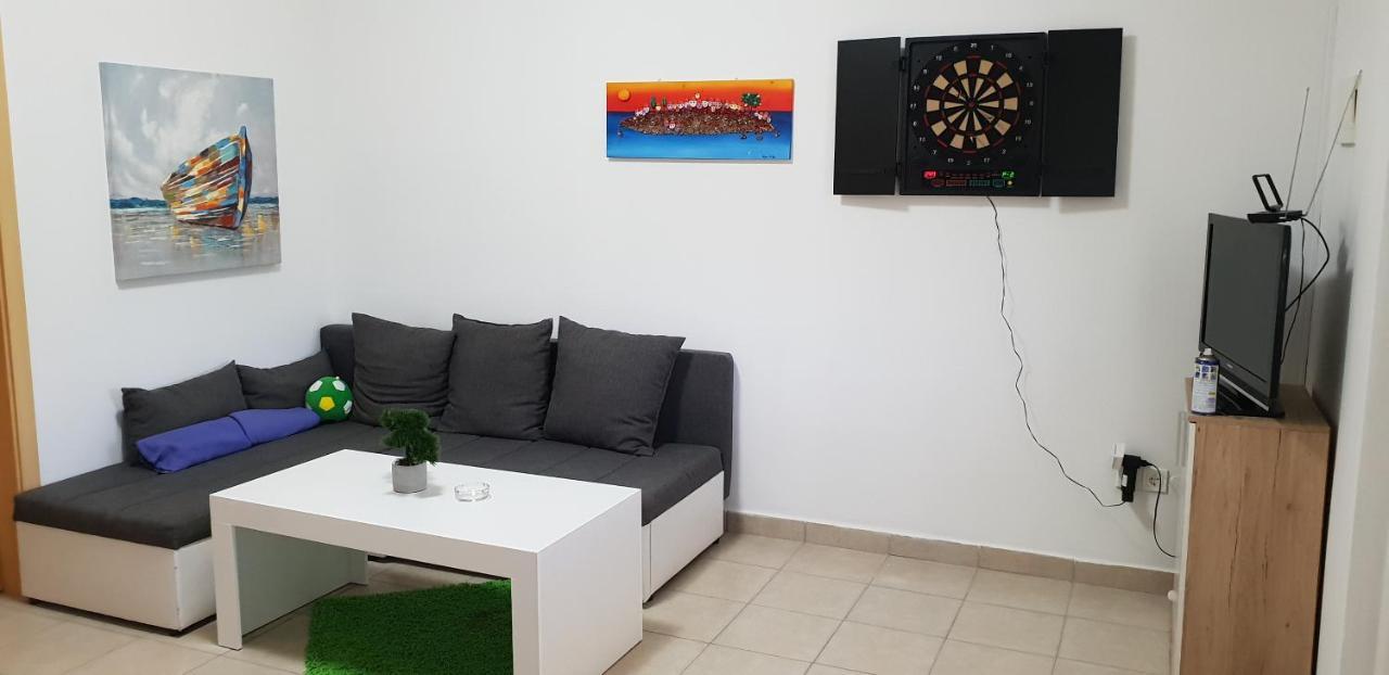 Apartmani Samanta Vir Exterior photo